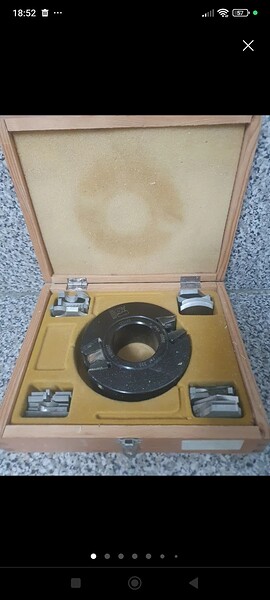 1000025710