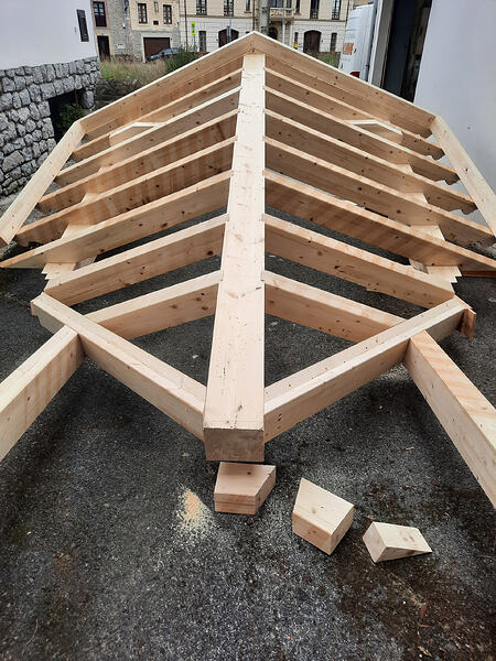 1000095680