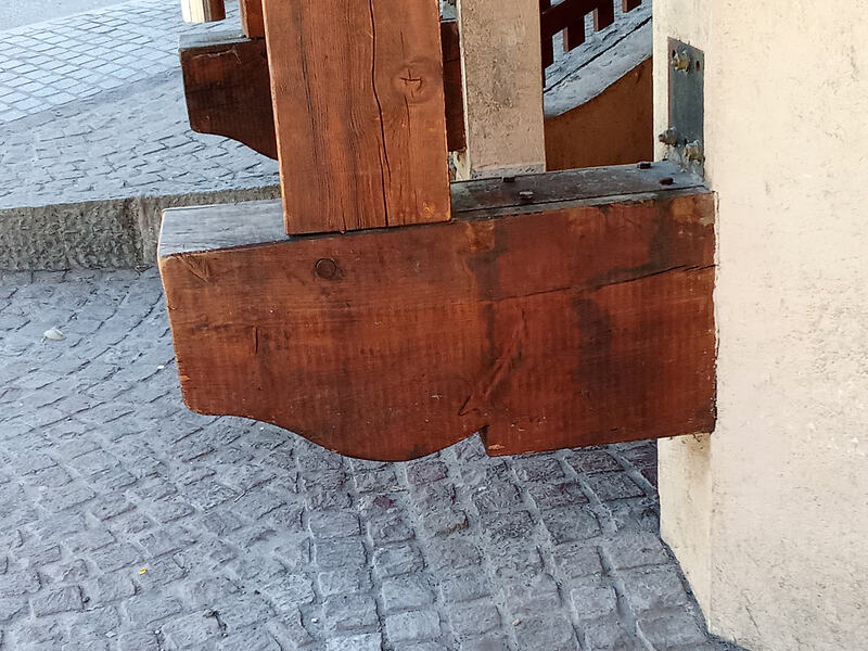 1000008104