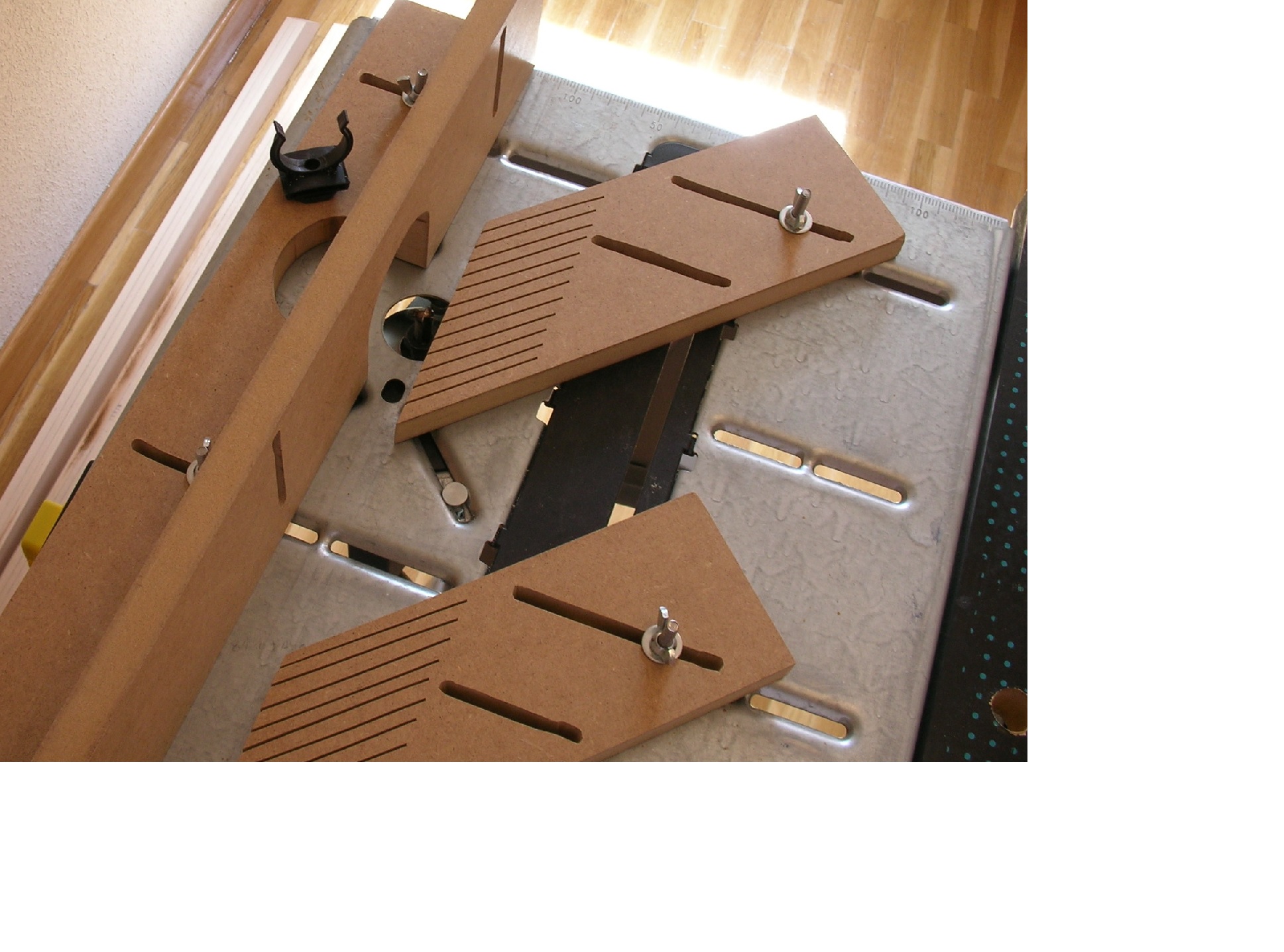 Planos banco de carpintero casero con sierra y fresadora de mesa