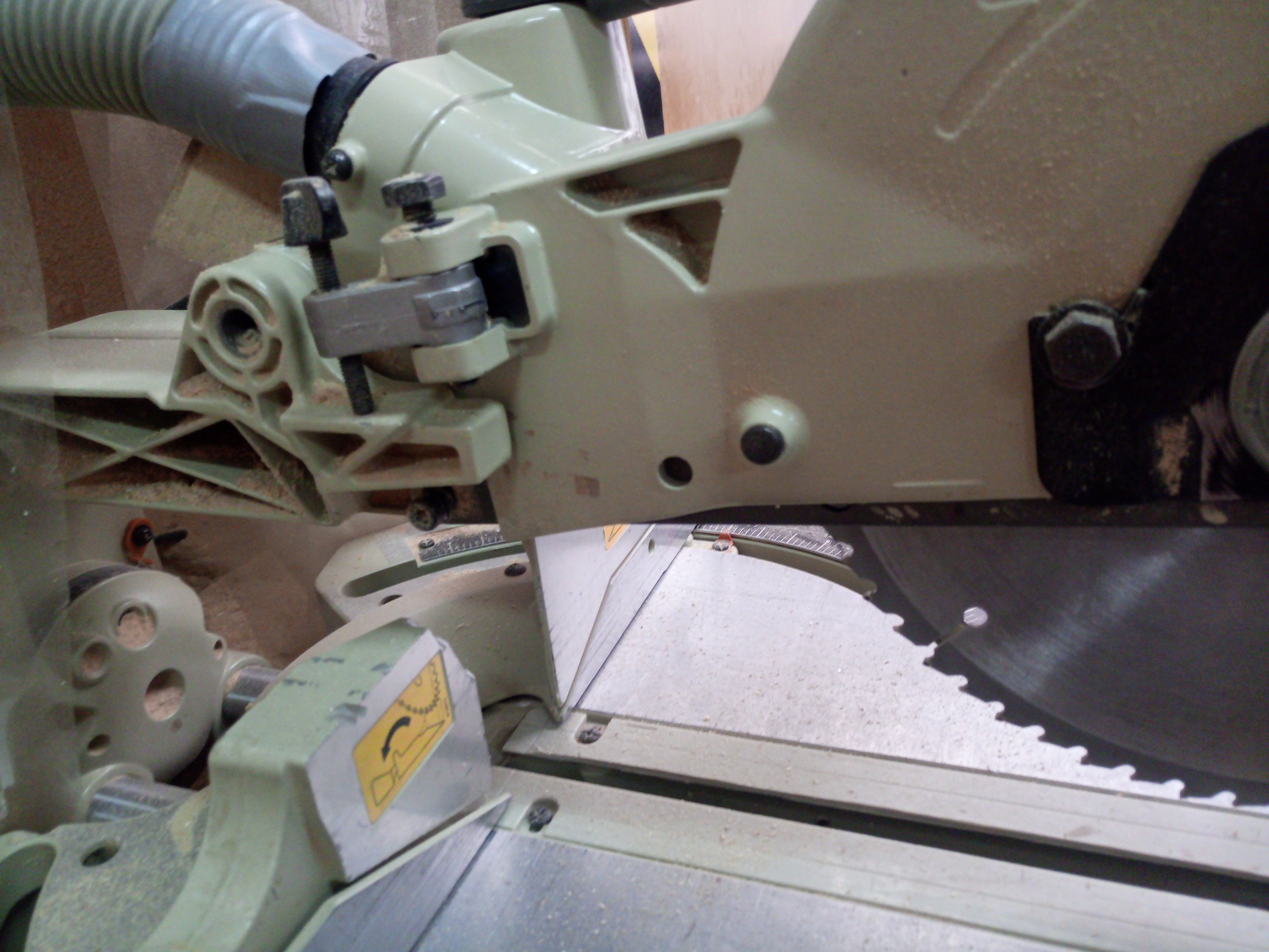 Sierra de brazo radial Dewalt Dw720 - Maquinaria y herramienta eléctrica -  Foromadera